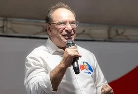 Luciano Barbosa tem alta aprovação, mas não passa no teste do Senado