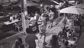 Vídeo: Clientes de bar em Recife confundem turma de crossfit com arrastão e fogem correndo