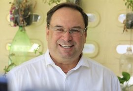 Luciano Barbosa anuncia saída do governo de AL