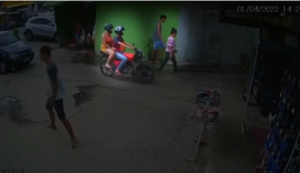 Polícia divulga vídeo de suspeitos de participação na morte de entregador; veja