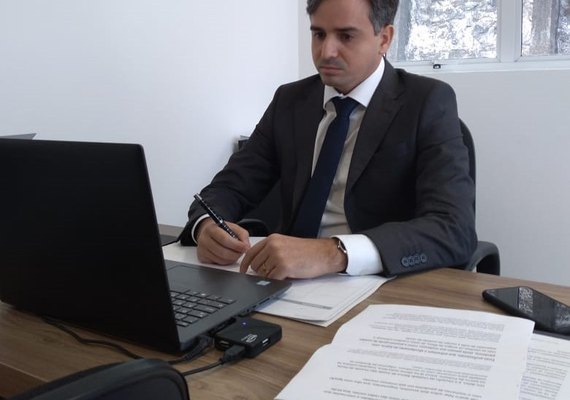 Vereador Joãozinho volta a cobrar o pagamento dos precarizados da saúde