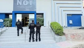 Operação da PF apreende R$ 616 mil em espécie e joias em alvos investigados em Maceió