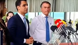 Em AL, só JHC tem um pé no palanque de Bolsonaro e outro no de Lula