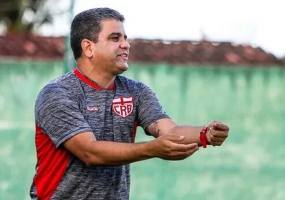 Técnico do CRB anuncia chegada de Wesley e Régis