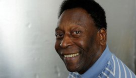 Pelé volta a ser internado para seguir tratamento de tumor