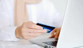 Quase 60% dos brasileiros usam IA para comparar preços em compras online