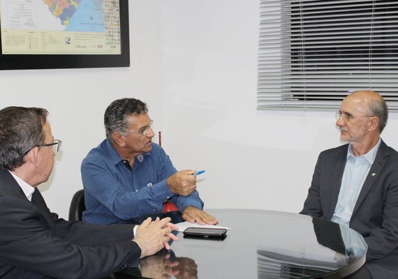 Com primeiro lugar em ranking de qualidade, Juceal e Receita Federal em Alagoas fortalecem parceria