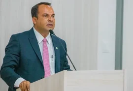 Francisco Sales é acusado de espalhar fake news sobre jornada de trabalho na Câmara de Maceió