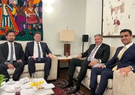 Rodrigo será candidato a vice e a mãe de JHC assume o Senado já em julho