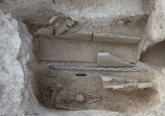 Necrópole de 2.500 anos é encontrada sob fábrica de massas na Itália