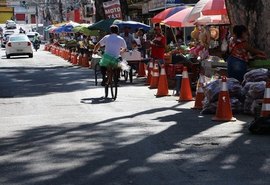 Após morte de motorista na Rua das Árvores, espaço de ambulantes é delimitado