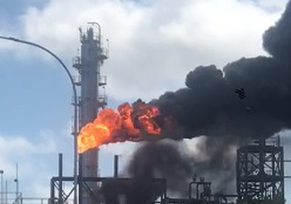 Incêndio atinge fábrica da Braskem na região metropolitana de Maceió; veja imagens