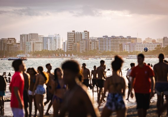 Semana Santa aquece turismo em Alagoas com praias lotadas