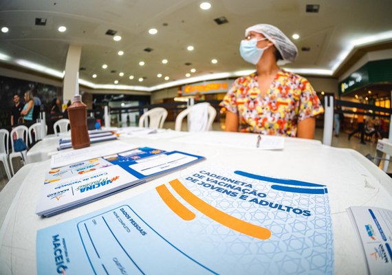 Saúde inicia vacinação bivalente para pessoas com comorbidades a partir dos 12 anos