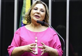 PSDB dá tratamento diferente para Tereza Nelma e Tábata Amaral