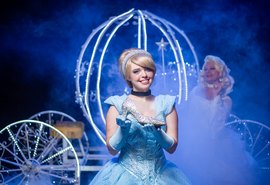 Peça traz a magia do clássico da Disney para o palco do Teatro Gustavo Leite