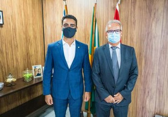 JHC se reúne com presidente do TCE-AL