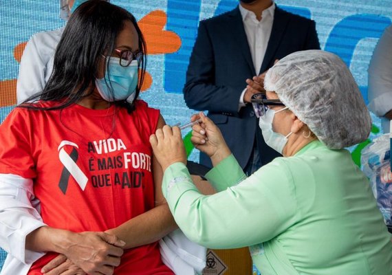 Maceió: Campanha de imunização contra covid-19 será ampliada em janeiro