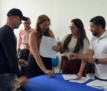 Prefeito de Viçosa empossa 18 profissionais aprovados em concurso público