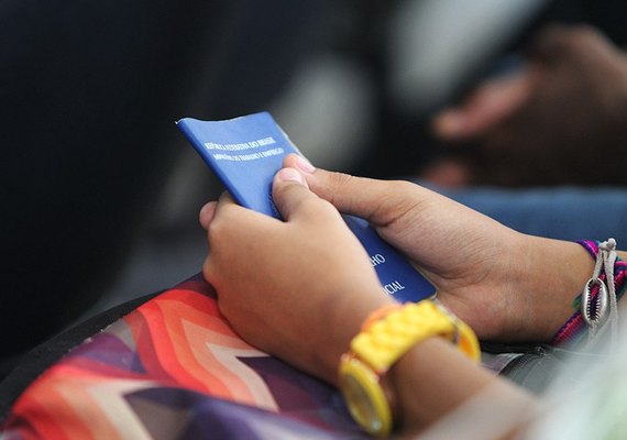 Salário mínimo: aumento de R$ 22 é criticado pelo Senado