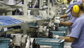 Produção industrial brasileira cai 1,3% de fevereiro para março