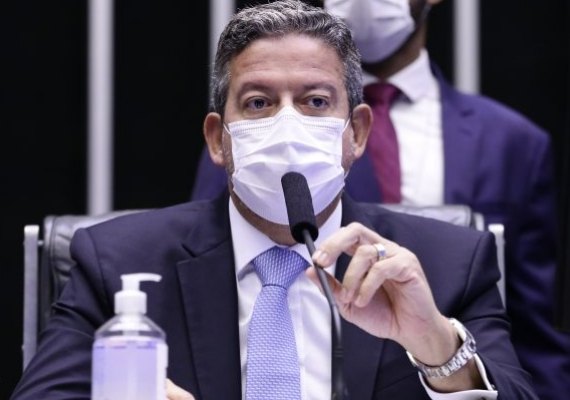 Arthur Lira tenta tirar cheque de R$ 2 bilhões das mãos dos Calheiros em Alagoas