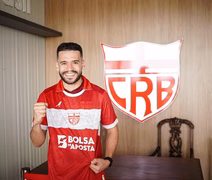 Patrick de Lucca é apresentado no CRB e explica pausa na carreira em 2026