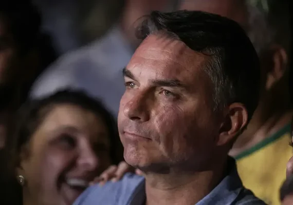 Inquérito no STF preocupa campanha de Flávio Bolsonaro