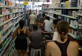 Confiança do Consumidor recua 0,4 ponto em julho, diz FGV