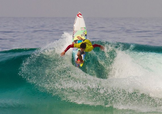 Gabriel Medina é campeão da etapa sul-africana do mundial de surfe