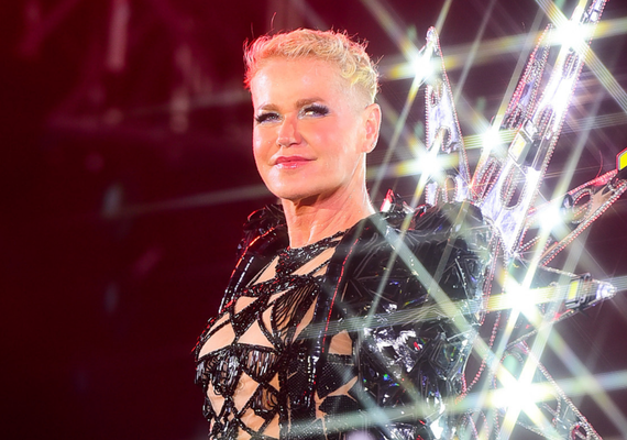 Xuxa teve importante papel na política em defesa da mulher, diz senador