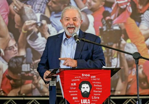 Eleições 2022: Lula mantém chance de vitória no 1º turno, diz pesquisa