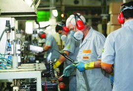 Confiança da indústria cai para pior nível desde outubro