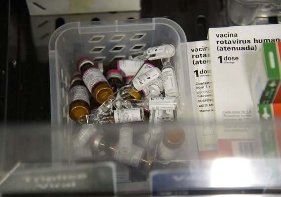 Comercialização de vacinas falsificadas é descoberta em SP