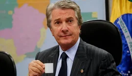 Justiça só acha R$ 14 na conta de Collor e bloqueia dinheiro da esposa