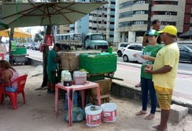 IMA entrega toneladas de alimentos a ambulantes da orla de Maceió, nesta quarta (15)