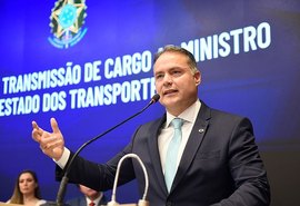 'Lula me confiou a tarefa de fazer pelo Brasil o que fizemos em Alagoas', diz Renan, durante posse