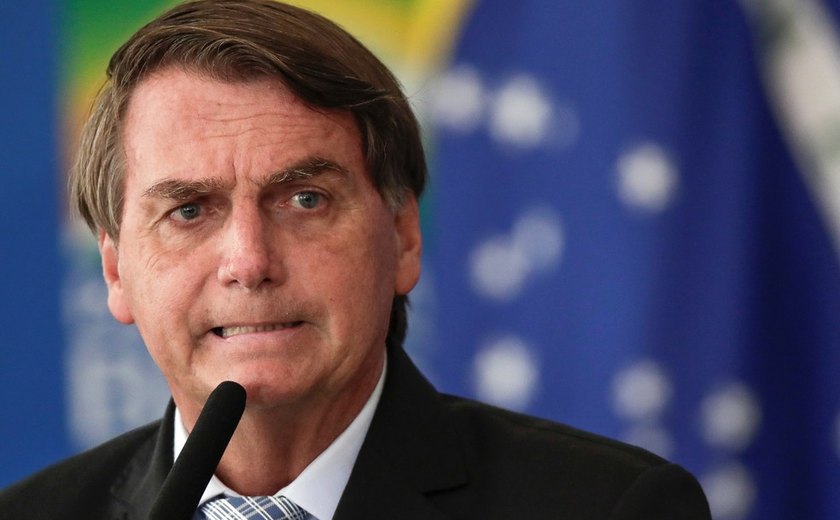 Bolsonaro põe fim à trégua com STF e liga ministros à candidatura de Lula