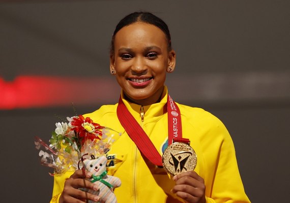 Rebeca Andrade faz história e é ouro no Mundial de ginástica