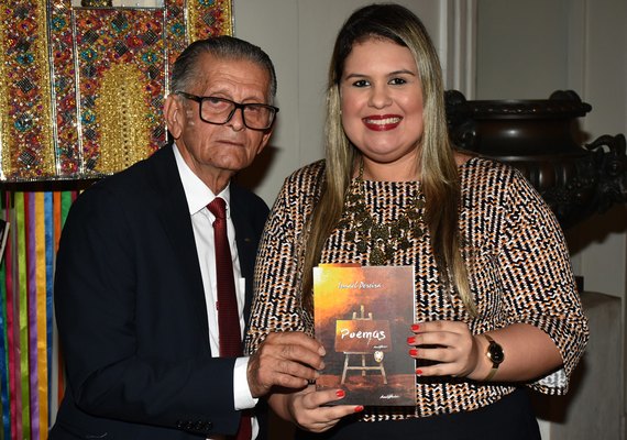 Ismael Pereira lança livro inspirado na cultura e história sertaneja de AL