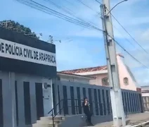 Suspeito é preso após ameaçar segurança com faca em petiscaria de Arapiraca