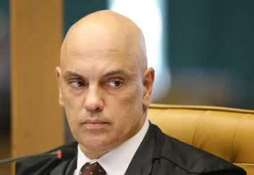 Moraes paralisa julgamento sobre revista íntima em presídios e manda análise para plenário físico