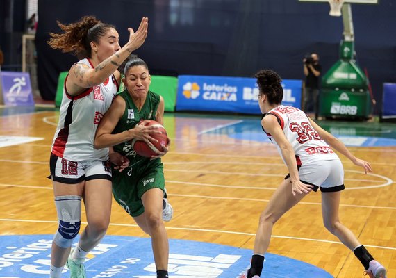 Sesi Araraquara vence Cerrado e iguala pontuação do líder da LBF