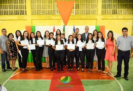 Prefeitura realiza formatura dos cursos do Pronatec Mulheres Mil