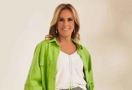 Helô Pinheiro revela sua verdadeira idade e deixa todos em choque