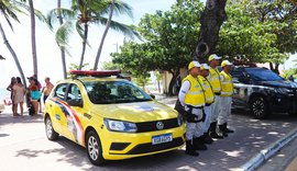 Com loló em carro, jovem detido nega ser revistado por ser “cabeleireiro de artistas”