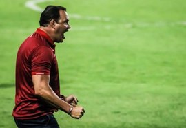 Conselho do CRB deve garantir permanência do atual técnico