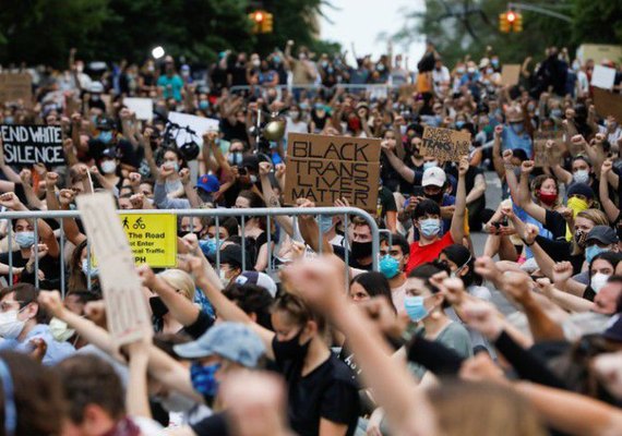 Conselho em Minneapolis vê alternativa para substituir polícia