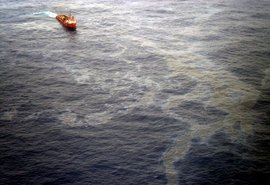 Petrobras registra vazamento de óleo na Bacia de Campos