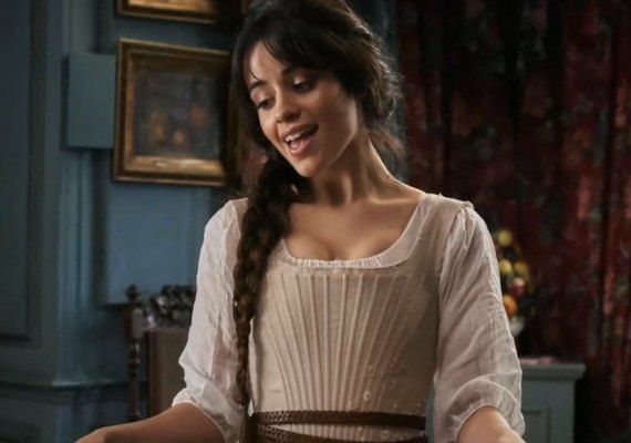 Pela primeira vez Camila Cabello é vista como Cinderela